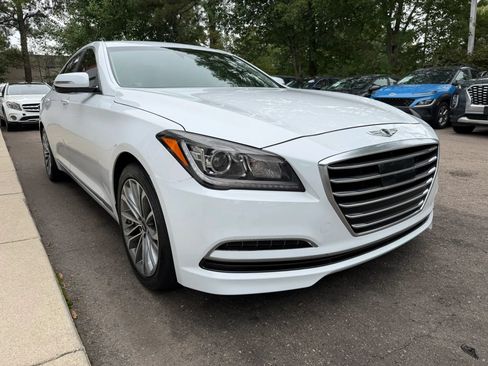 Used 2017 Genesis G80 3.8 RWD image 4