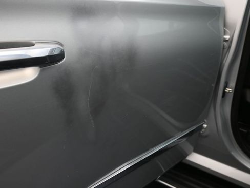 Used 2018 Cadillac Escalade Luxury image 16