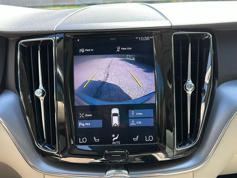 Used 2018 Volvo XC60 T5 Momentum w/ Convenience Package AWD/4WD image 20