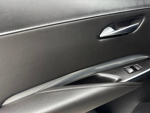 Used 2023 Cadillac XT4 Premium Luxury FWD image 39