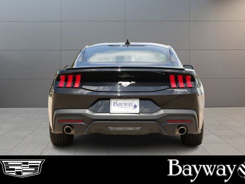 Used 2025 Ford Mustang Premium RWD image 6