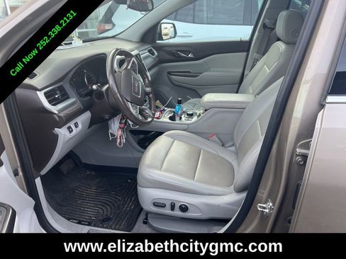 Used 2022 GMC Acadia SLT w/ Preferred Package image 14