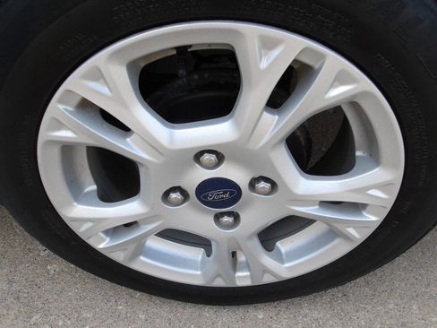 Used 2014 Ford Fiesta SE FWD image 23