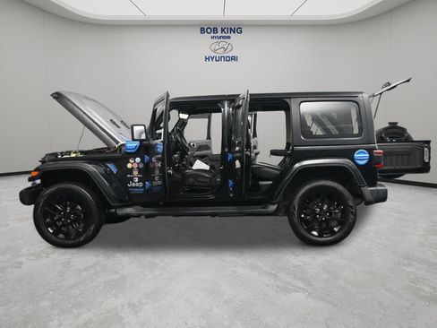 Used 2021 Jeep Wrangler Unlimited Sahara w/ Cold Weather Group image 20