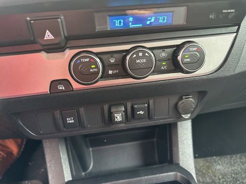 Used 2022 Toyota Tacoma SR5 RWD image 25