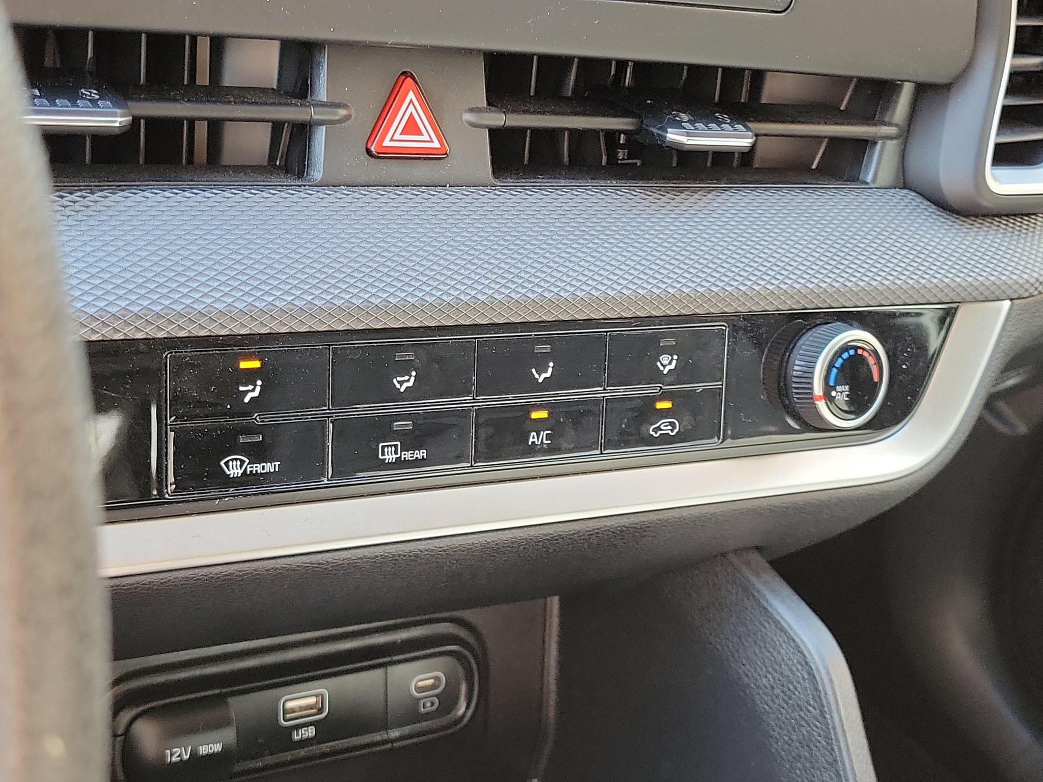 Used 2025 Kia Sportage LX FWD image 17