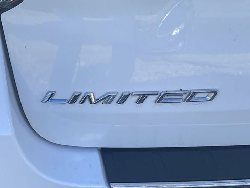 Used 2023 Ford Explorer Limited image 11