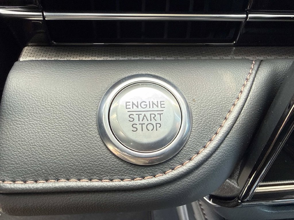 New 2026 Lincoln Nautilus Premier AWD/4WD image 28