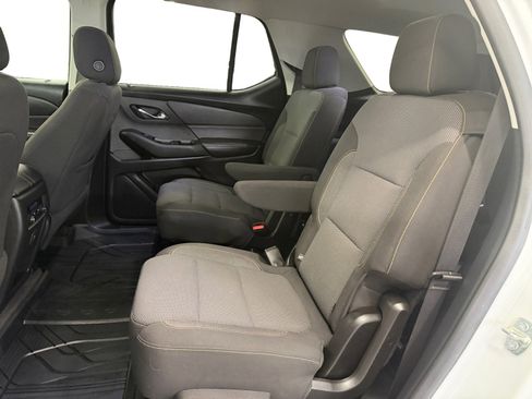 Used 2020 Chevrolet Traverse LT w/ Driver Confidence II Package AWD/4WD image 10