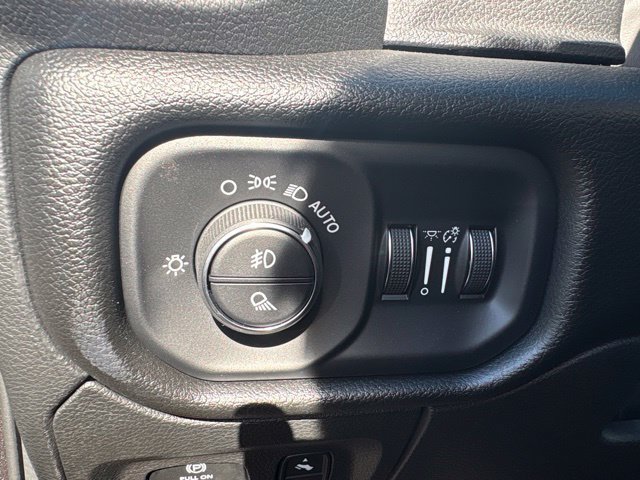 Used 2023 RAM 1500 Laramie AWD/4WD image 15