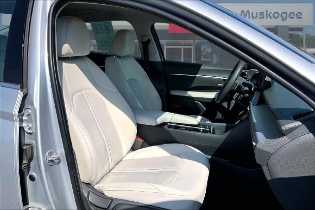 Used 2025 Hyundai Sonata SEL FWD image 29