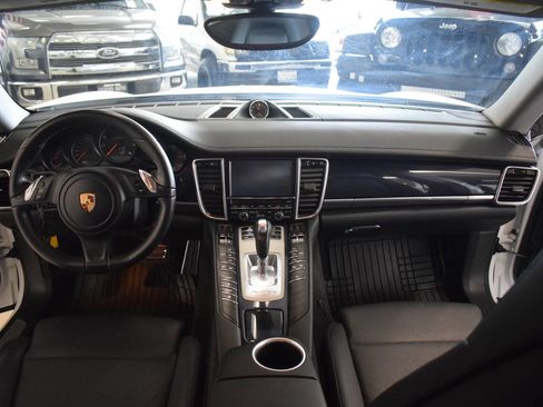 Used 2014 Porsche Panamera 4 image 43