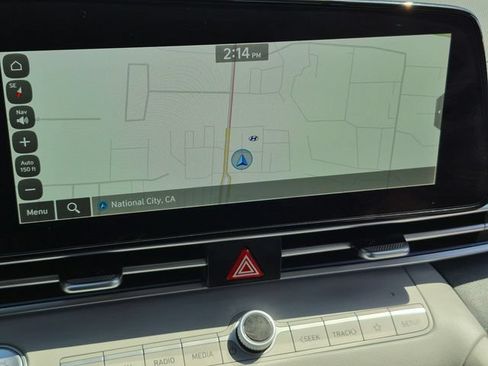 Used 2025 Hyundai Elantra Limited FWD image 21