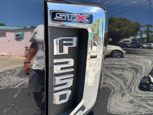 Used 2022 Ford F250 XL w/ STX Appearance Package AWD/4WD image 3