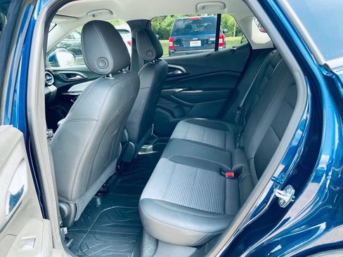 Used 2024 Chevrolet Trax LT FWD image 21