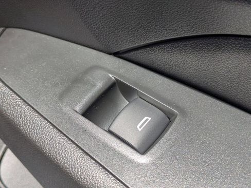 New 2026 Chevrolet Trax ACTIV w/ Sunroof Package FWD image 31