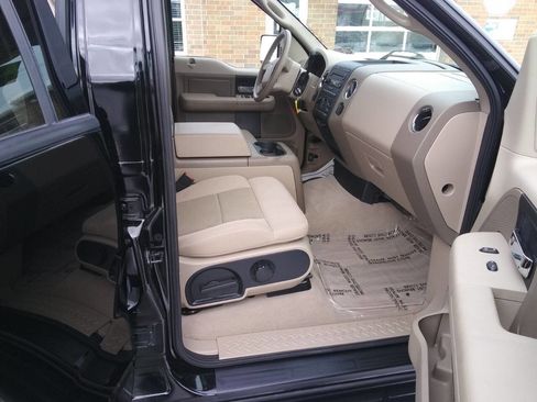 Used 2004 Ford F150 XLT image 8