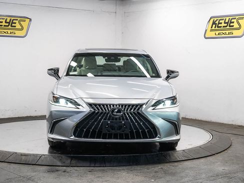 Used 2024 Lexus ES 350 w/ Premium Package FWD image 6