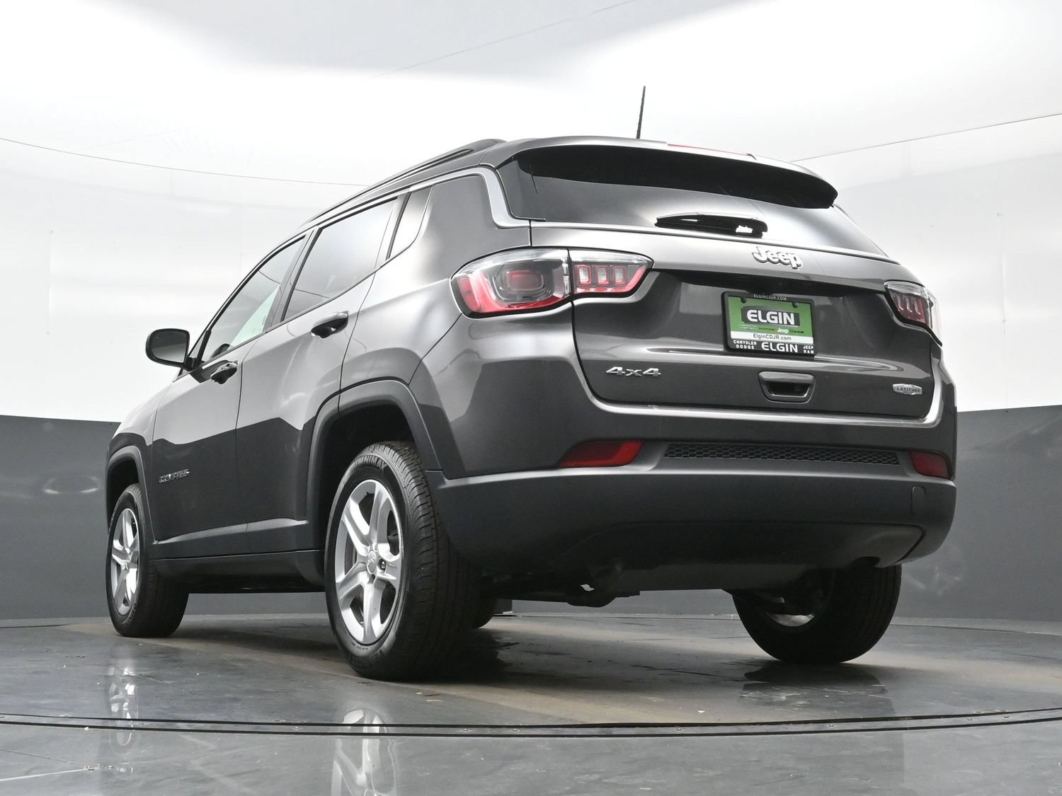Used 2023 Jeep Compass Latitude w/ Convenience Group AWD/4WD image 31