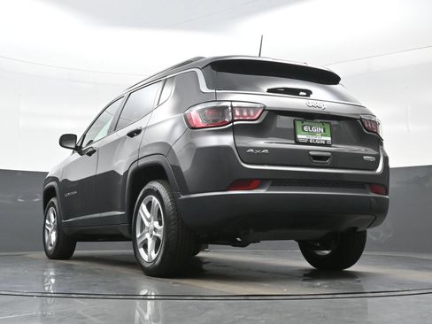 Used 2023 Jeep Compass Latitude w/ Convenience Group AWD/4WD image 31