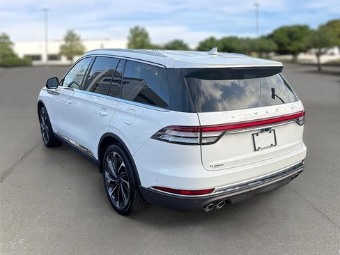 Certified 2023 Lincoln Aviator Reserve w/ Equipment Group 201A image 5