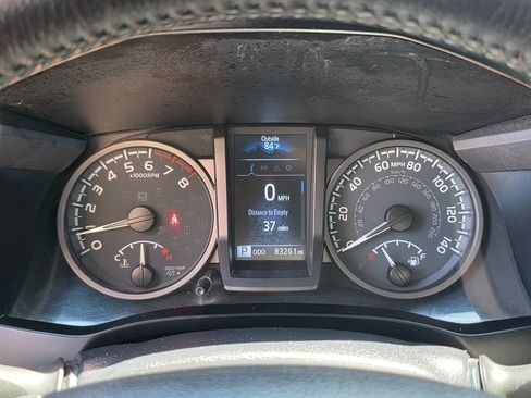 Used 2020 Toyota Tacoma TRD Off-Road w/ Technology Package AWD/4WD image 32