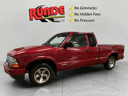 Used 2002 Chevrolet S10 Pickup LS w/ LS Preferred Equipment Group image 1