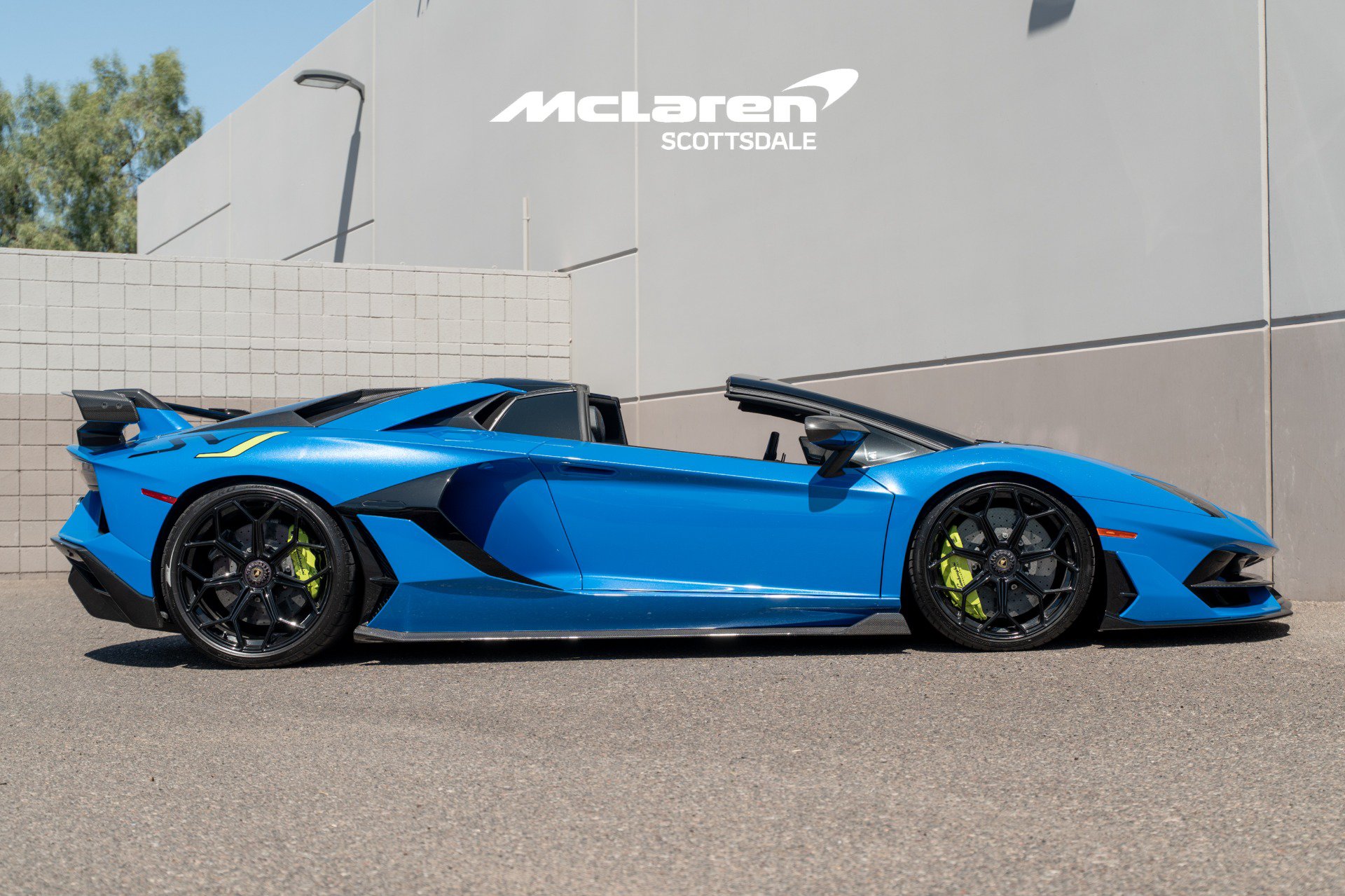 Used 2021 Lamborghini Aventador SVJ AWD/4WD image 8