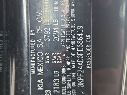 Used 2023 Kia Forte LXS w/ LXS Technology Package image 30