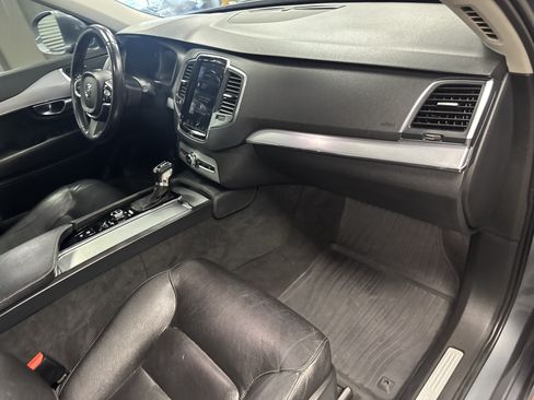 Used 2017 Volvo XC90 T6 Momentum w/ Vision Package AWD/4WD image 16