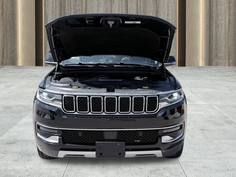 Used 2022 Jeep Wagoneer Series II w/ Premium Group I image 16