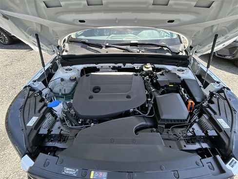 New 2025 Volvo XC40 B5 Plus w/ Protection Package Premier image 10