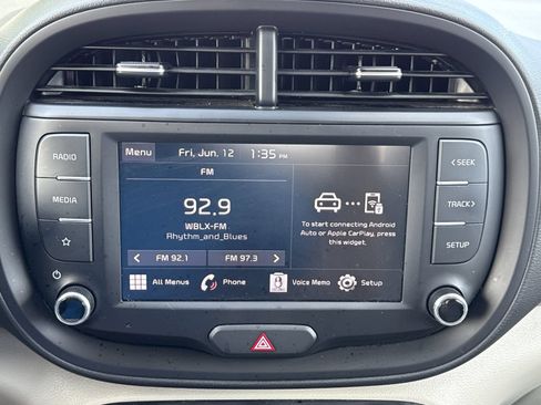 Used 2025 Kia Soul LX FWD image 19