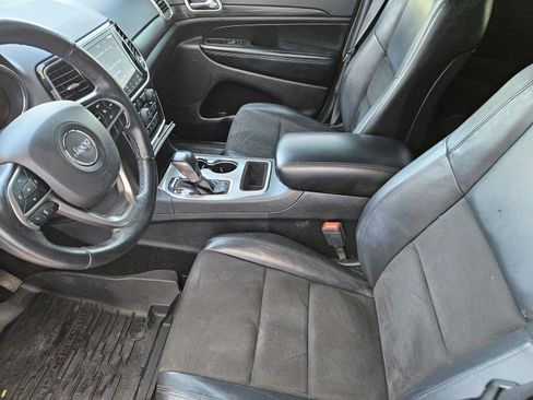 Used 2021 Jeep Grand Cherokee Laredo X image 16