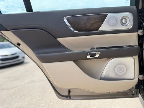 Used 2020 Lincoln Continental Reserve w/ Luxury Package FWD image 18