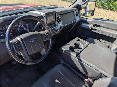 Used 2016 Ford F250 Lariat w/ Lariat Interior Package image 18