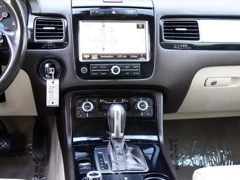 Used 2012 Volkswagen Touareg Sport AWD/4WD image 63