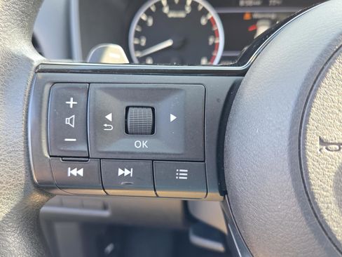 Used 2021 Nissan Rogue SV FWD image 24