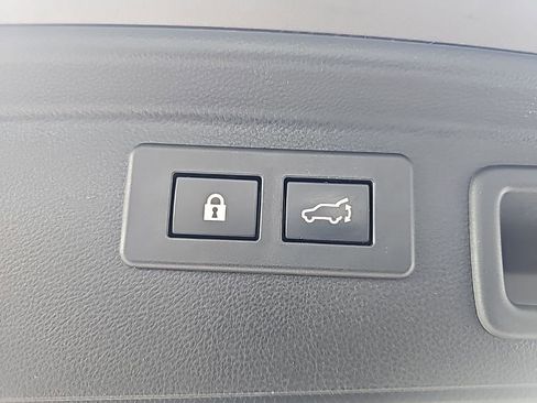 Used 2023 Subaru Forester Limited image 38