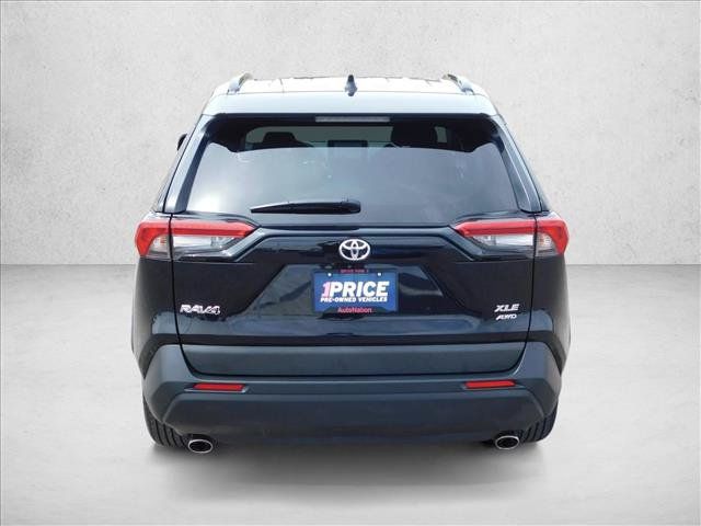 Used 2025 Toyota RAV4 XLE AWD/4WD image 11