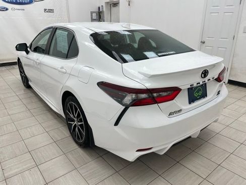 Used 2024 Toyota Camry SE w/ Cold Weather Package image 18