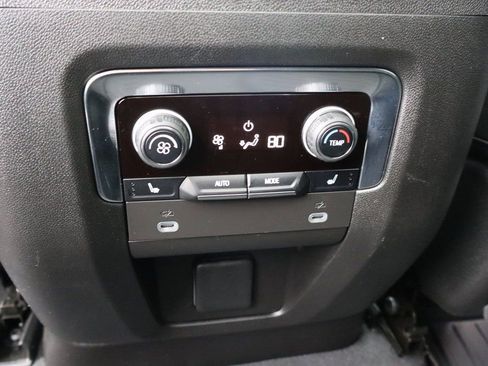 Used 2023 Chevrolet Suburban High Country image 19