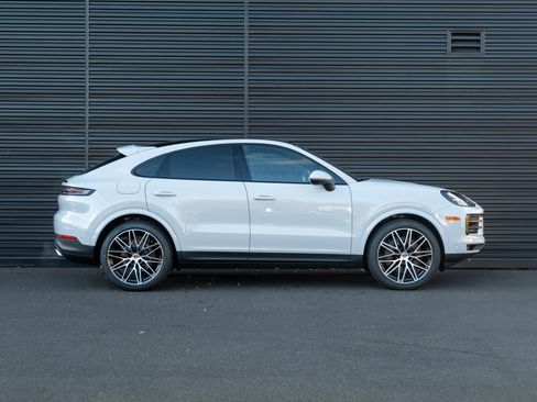 New 2026 Porsche Cayenne Coupe image 9