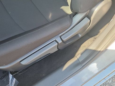 Used 2025 Nissan Sentra S FWD image 15