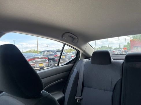 Used 2025 Nissan Versa SV FWD image 27