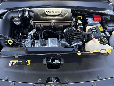 Used 2025 Jeep Compass Limited image 33