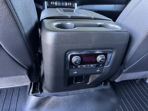 Certified 2022 Chevrolet Tahoe Z71 w/ Luxury Package image 16