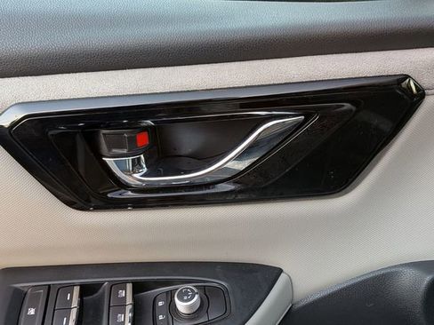 Used 2025 Subaru Forester Limited image 9