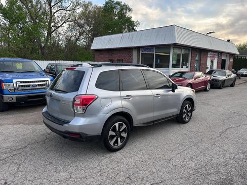 Used 2017 Subaru Forester 2.5i w/ Alloy Wheel Package image 6