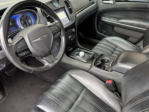 Used 2022 Chrysler 300 S image 7